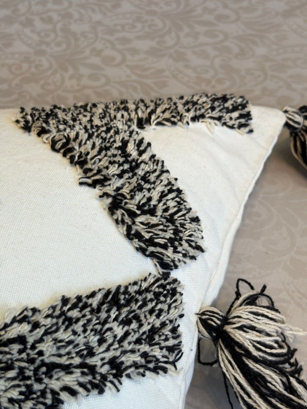 The Onyx Diamond Tufted Lumbar, 12x20