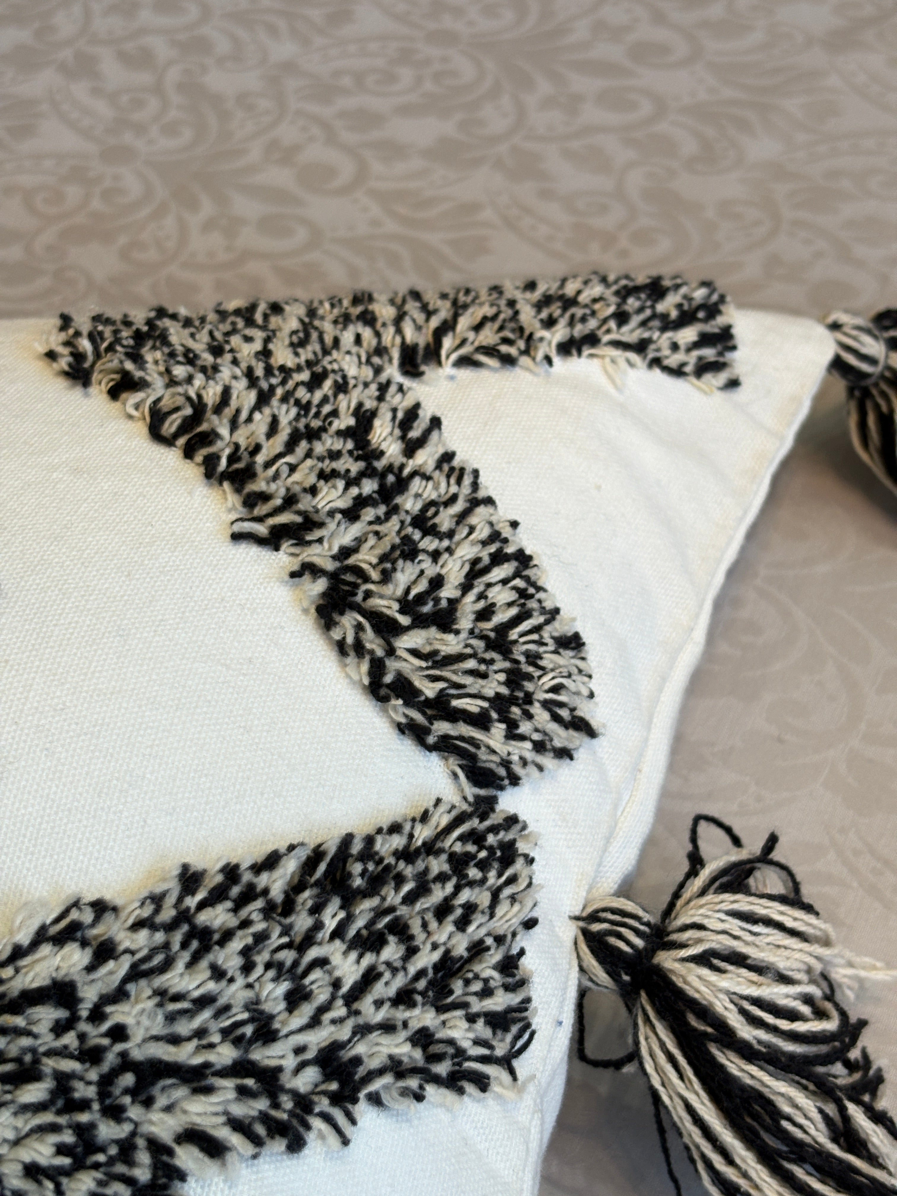 The Onyx Diamond Tufted Lumbar, 12x20