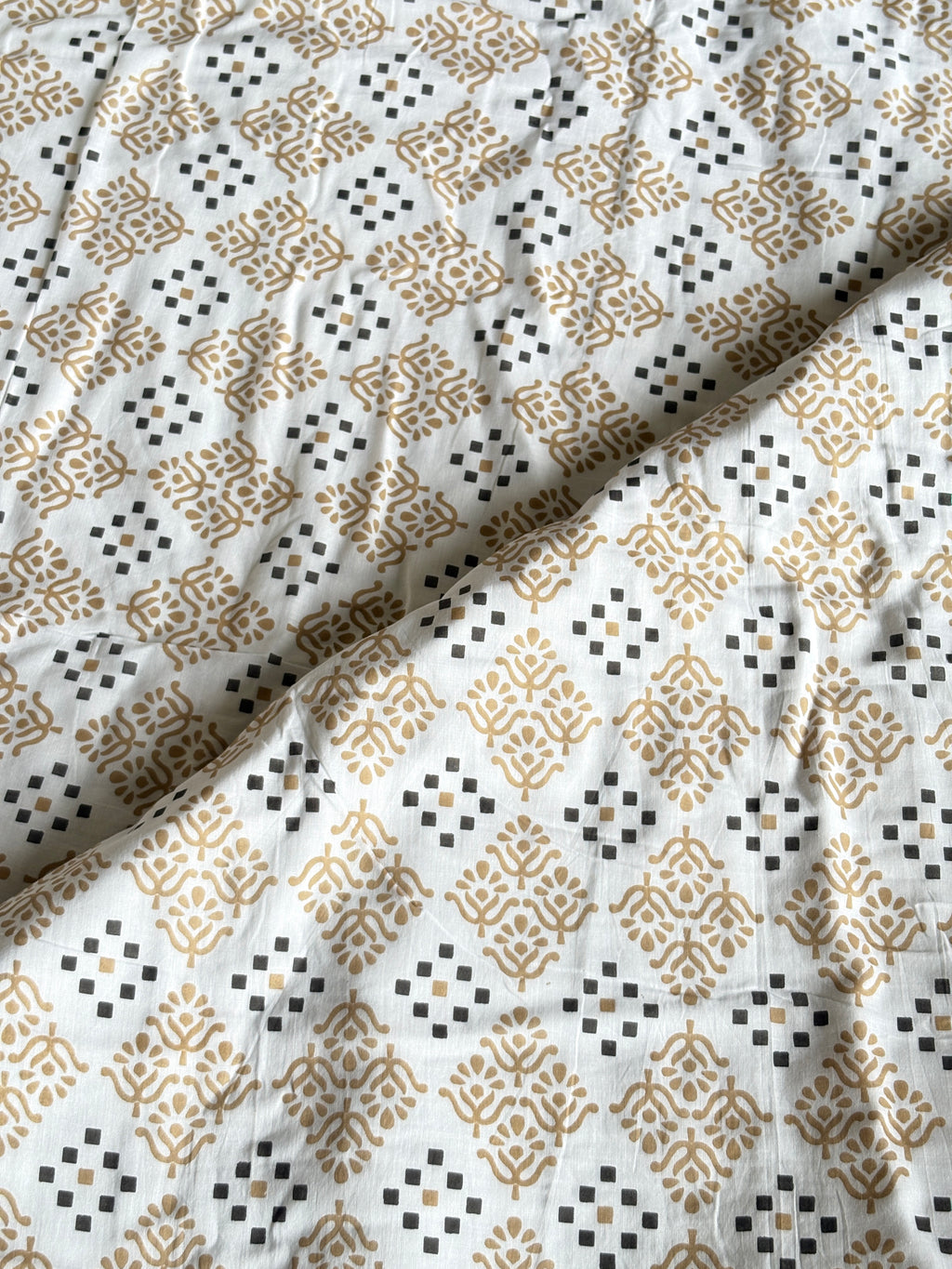 Dohars & Quilt/HANDBLOCK